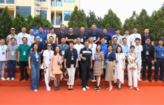 長江商學(xué)院第20期總裁參觀SMT貼片組裝廠