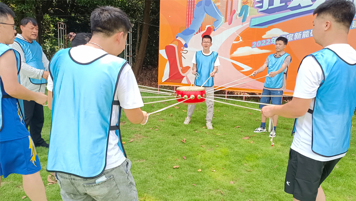 電子產(chǎn)品組裝加工廠團(tuán)建活動(dòng)